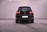 Volkswagen Tiguan - 5