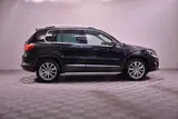 Volkswagen Tiguan - 7