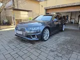 Audi A4 - 1