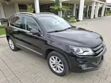 Volkswagen Tiguan - 2