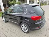 Volkswagen Tiguan - 9