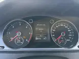 Volkswagen Passat - 8
