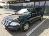 Volkswagen Passat - 1