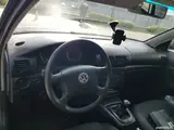 Volkswagen Passat - 8