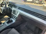 Volkswagen Passat - 2