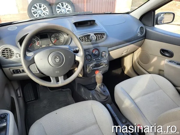 Renault Clio #9