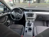Volkswagen Passat - 7