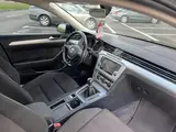 Volkswagen Passat - 9