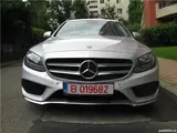 Mercedes-Benz 220 - 1