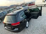 Volkswagen Passat - 6
