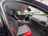 Jaguar XE - 8