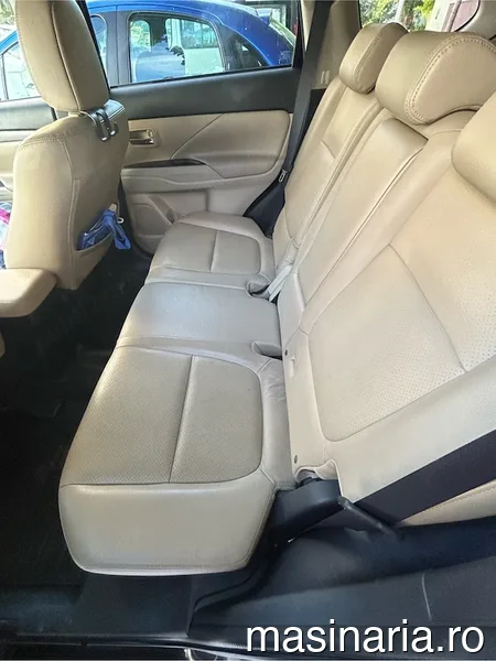 Mitsubishi Outlander #8
