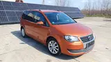 Volkswagen Touran - 4