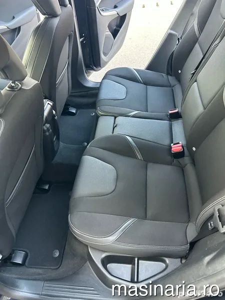 Volvo V40 #8