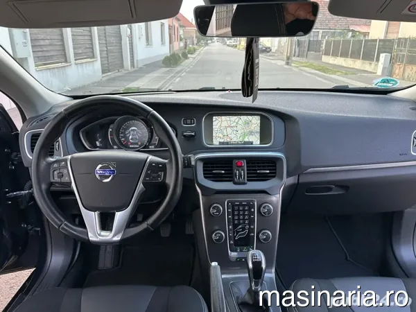Volvo V40 #10