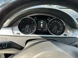 Volkswagen Passat - 8