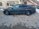 Volkswagen Passat - 3