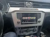 Volkswagen Passat - 6