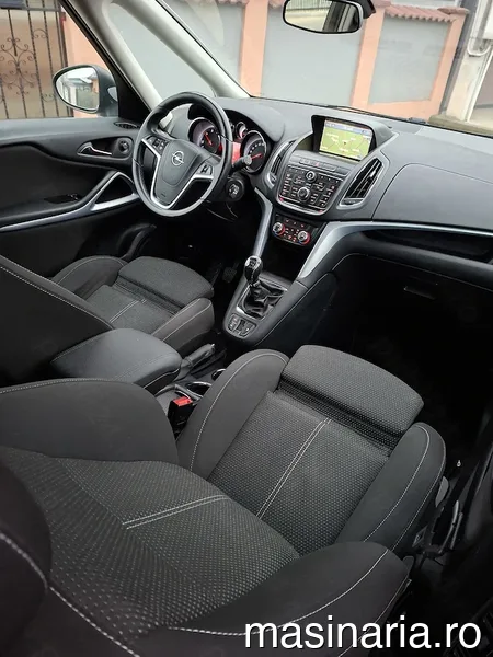 Opel Zafira #9