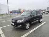 Volkswagen Tiguan - 2